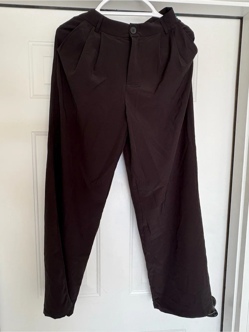 Men's Black Pleated Dress Pants